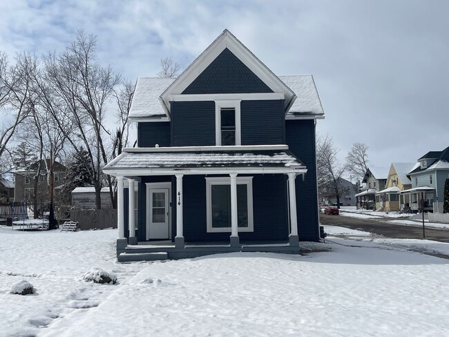 property at 414 N 3rd St