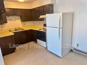 206 1st St in Underwood, ND - Building Photo - Building Photo