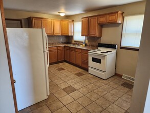 432 Hazel Ct in Salina, KS - Foto de edificio - Building Photo