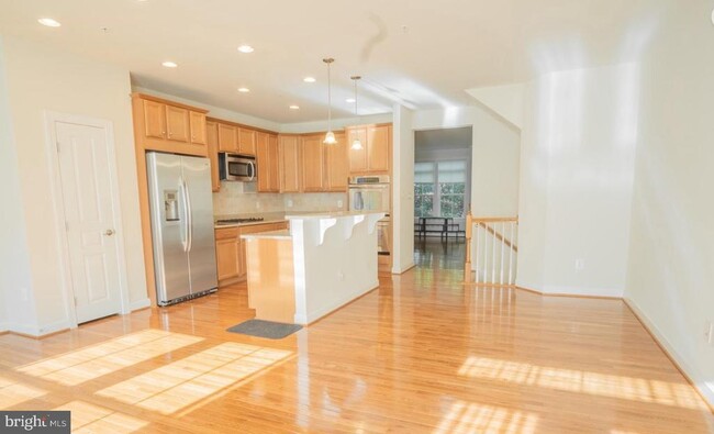 120 Community Center Ave in Gaithersburg, MD - Building Photo - Building Photo