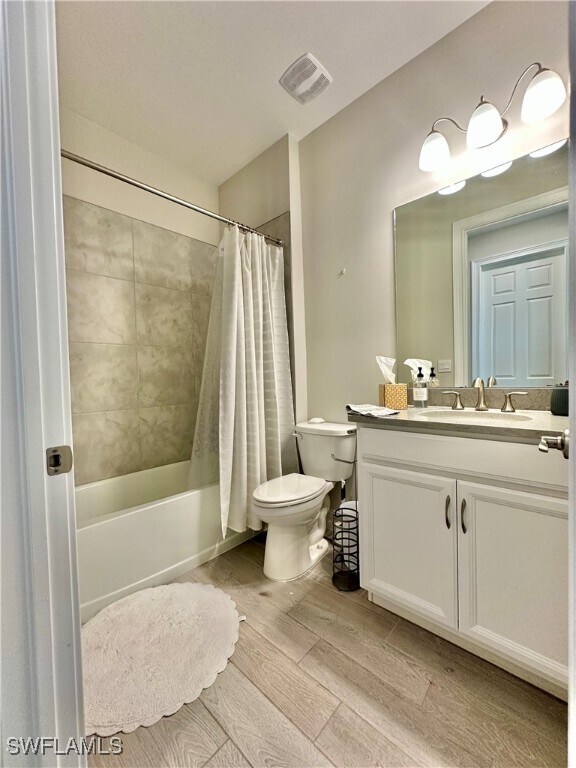 1064 Tranquil Brk Dr in Naples, FL - Building Photo - Building Photo