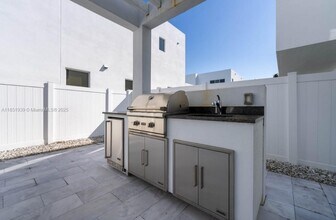 9791 NW 75th St in Doral, FL - Building Photo - Building Photo