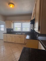 1434 W 22nd St in Los Angeles, CA - Building Photo