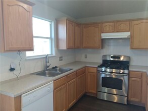 406 Ballentine Ct in Hutto, TX - Building Photo - Building Photo