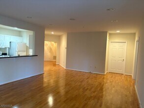 1104 Carter Dr in Rockaway, NJ - Building Photo - Building Photo