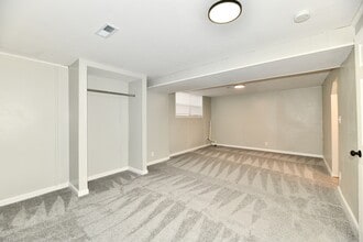 5831 Suburban Dr, Unit Studio A in Indianapolis, IN - Building Photo - Building Photo