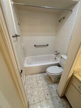 2727 Briarhurst Dr in Houston, TX - Building Photo - Building Photo