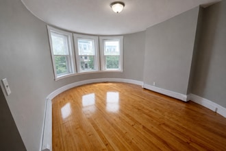 270 Bowdoin St, Unit 3 in Boston, MA - Building Photo - Building Photo