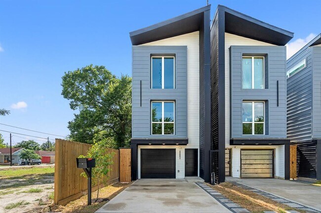 property at 2205 Staples St