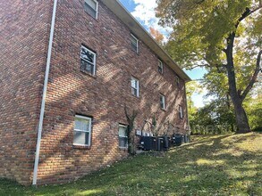 5017 Inskip Rd in Knoxville, TN - Foto de edificio - Building Photo