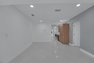 1137 SW 8th Ave in Fort Lauderdale, FL - Building Photo - Building Photo