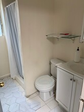137 N Stanley Dr, Unit 2 in Beverly Hills, CA - Building Photo - Building Photo