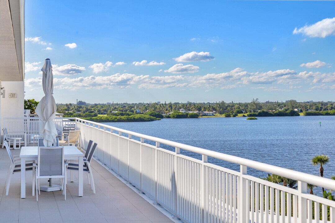 2773 S Ocean Blvd in Palm Beach, FL - Foto de edificio