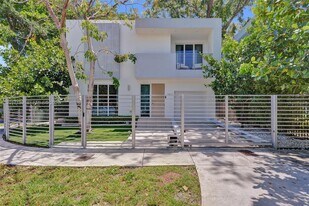 2851 SW 33rd Ct in Miami, FL - Building Photo