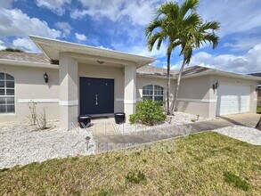 2507 Embers Pkwy W in Cape Coral, FL - Building Photo - Building Photo
