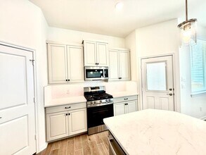 159 W Coralburst Lp in Montgomery, TX - Building Photo - Building Photo