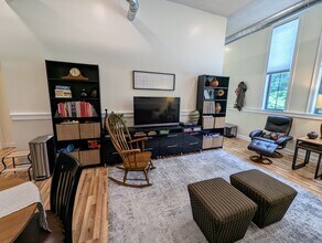 352 Manchaug Rd, Unit 1 in Sutton, MA - Building Photo - Building Photo