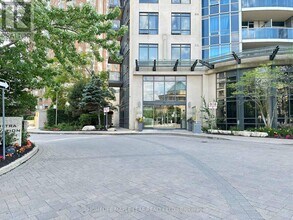330-330 Burnhamthorpe Rd W in Mississauga, ON - Building Photo - Building Photo