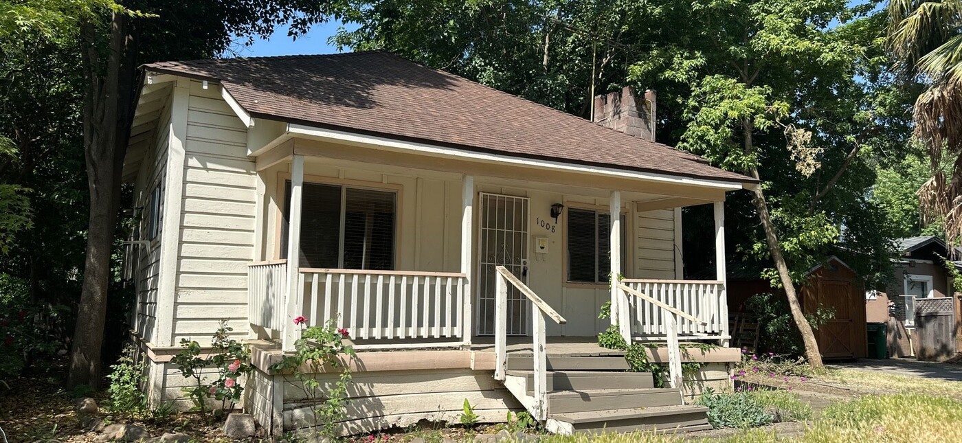 1008 Alder St in Chico, CA - Building Photo