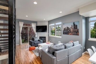 1220 E Columbia St in Seattle, WA - Building Photo - Building Photo