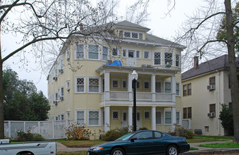 2408 Capitol Ave in Sacramento, CA - Building Photo - Building Photo