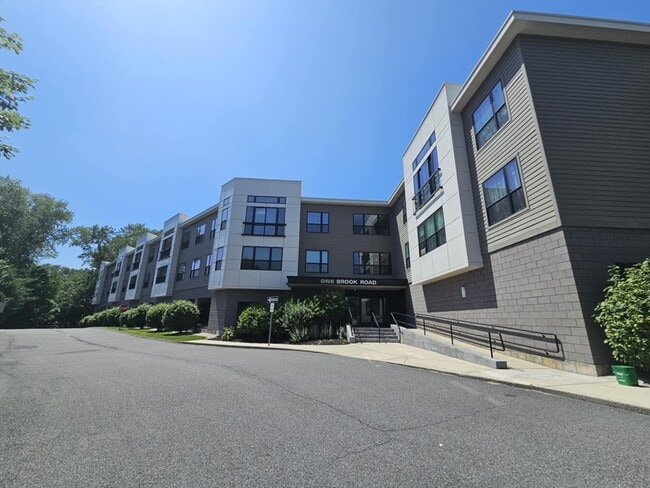 1 Brook Rd in Quincy, MA - Building Photo - Building Photo