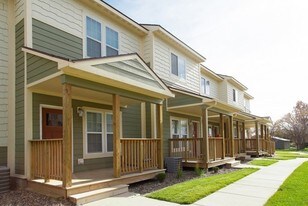 Wolf Run Village II in Watford City, ND - Building Photo