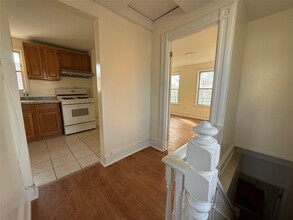 110-11 156th St-Unit -2 in Queens, NY - Foto de edificio - Building Photo