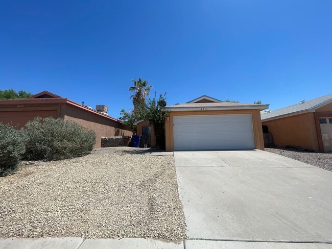 2614 Calle De Salud in Las Cruces, NM - Building Photo - Building Photo