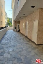 435 N Palm Dr in Beverly Hills, CA - Building Photo - Building Photo