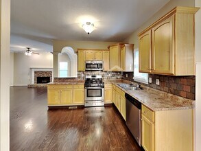 728 Walnut Ln in Woodstock, GA - Foto de edificio - Building Photo