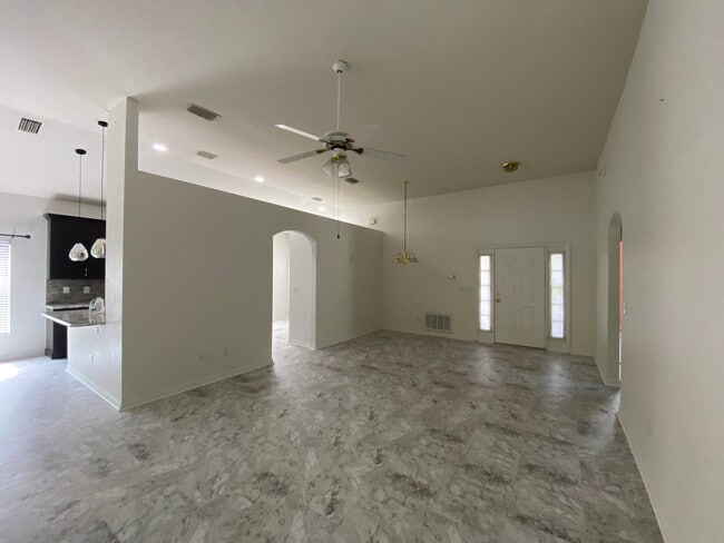 1854 Beth Ct in Port Orange, FL - Building Photo - Building Photo