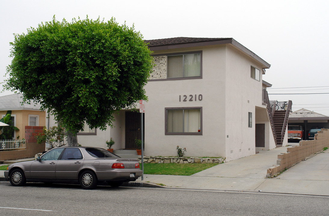 12210 Birch Ave in Hawthorne, CA - Building Photo