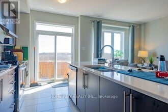 75 Aura Ave in Ottawa, ON - Building Photo - Building Photo