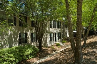 Greystone at Country Club in Columbus, GA - Foto de edificio - Building Photo