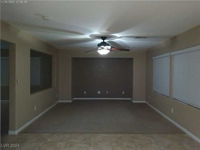 7051 Oakwood Pines Ct in Las Vegas, NV - Building Photo - Building Photo