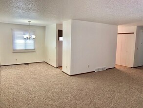 742 W 37th St in Loveland, CO - Building Photo - Building Photo