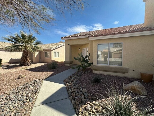 7216 Hawk Haven St in Las Vegas, NV - Building Photo - Building Photo