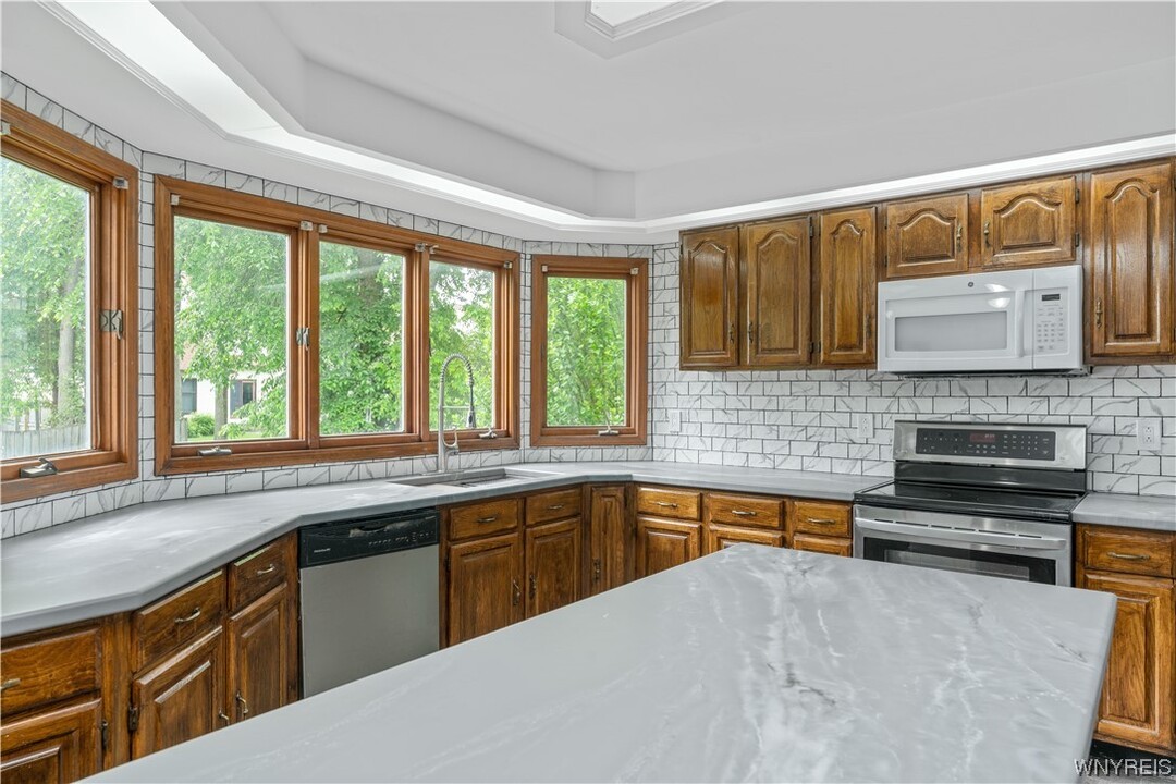 115 Radcliffe Dr in Getzville, NY - Building Photo