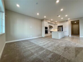 112 Scale in Irvine, CA - Building Photo - Building Photo