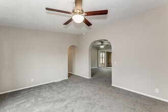 1113 W Hoover Rd in Kingman, KS - Building Photo - Building Photo