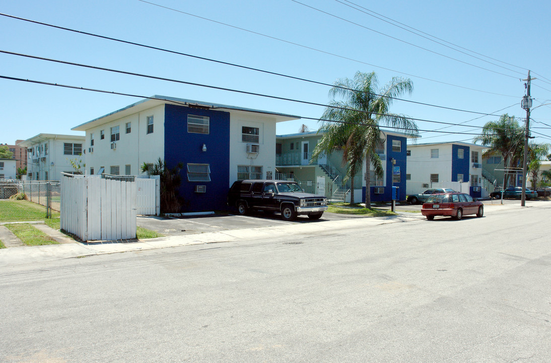 490 NE 83rd St in Miami, FL - Building Photo