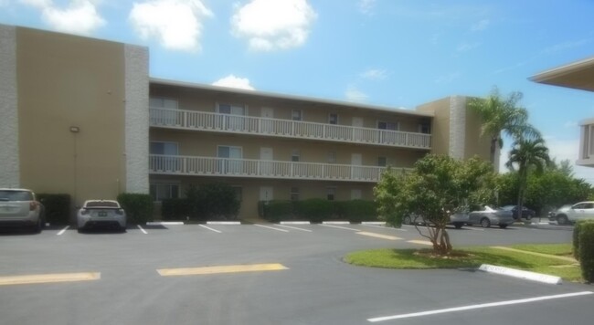 405 U.S. Hwy 1 in North Palm Beach, FL - Foto de edificio - Building Photo