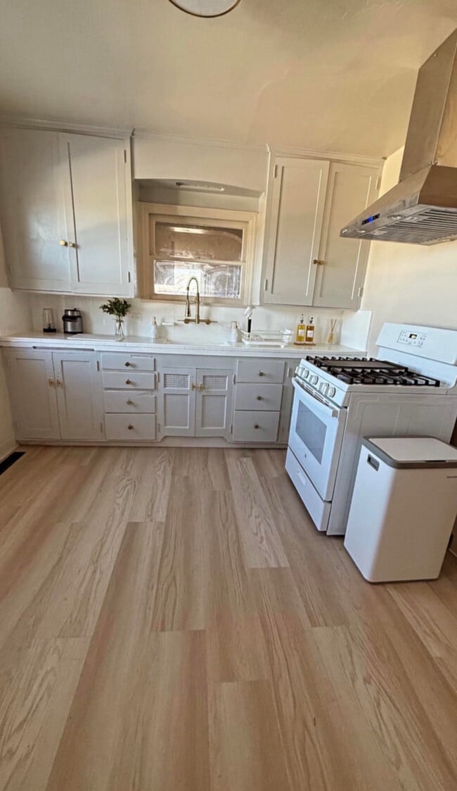 417 Front St in Soledad, CA - Foto de edificio - Building Photo