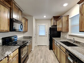 801 Rolling Terrace Cir in Granbury, TX - Building Photo - Building Photo