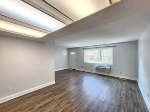 30 Success Ave in Asheville, NC - Building Photo - Building Photo