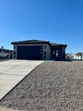 740 Holly St in Bullhead City, AZ - Building Photo - Building Photo