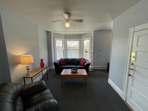 130 9th St, Unit 2 in Troy, NY - Building Photo - Building Photo