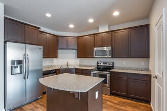 1906 W Summit Pkwy in Spokane, WA - Building Photo - Building Photo