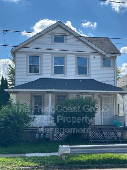 5940 Engel Ave in Cleveland, OH - Building Photo